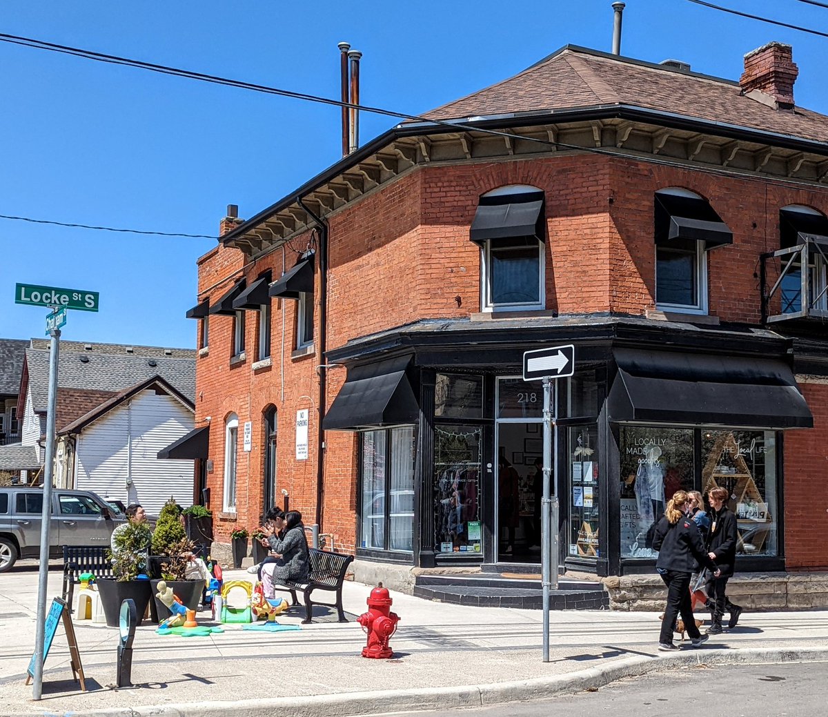 LockeStShops's tweet photo. A stunning day out there - get out and #TourLocke - self-guided history tour on this weekend! #HamOnt https://t.co/MK9Nwk1OzL