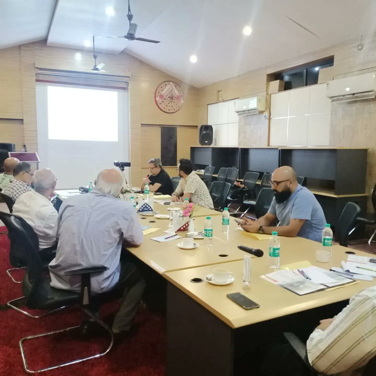 mriganka_dr's tweet photo. Another #platform .. #NEDS (North East Diabetes Society) core committee.. discussion about #finnerpoints about upcoming #NEDSCON 22' to be held from 11.11.22..where a host of eminent #national_famed #doctors will be delivering #lectures on various tropics.. https://t.co/s3kfq0wgad