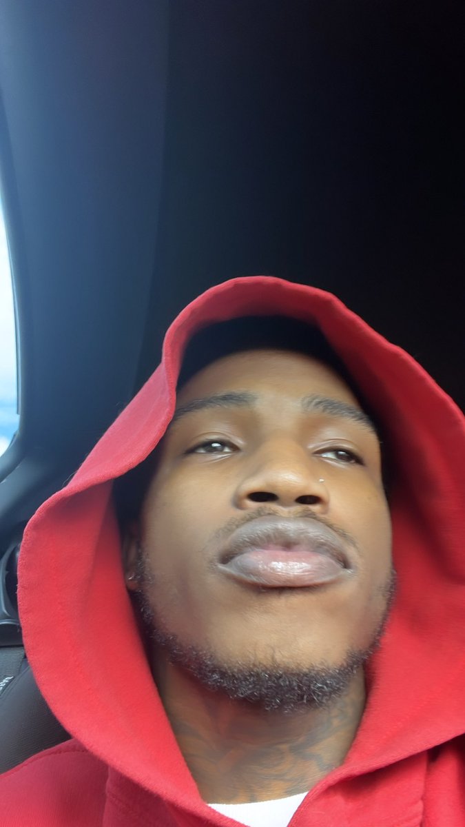 SlimeSoTatted's tweet photo. that’s him https://t.co/AluBztac8I