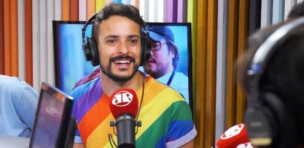 rapidinhasdojan's tweet photo. Fefito assina com a Rede Tv.
Fefito assinou com a Rede Tv e irá assumir o comando do TV Fama que será reformulado.
Via Coluna Leo Dias
#Fefito #RedeTv #TvFama https://t.co/QtmBVnzLdF