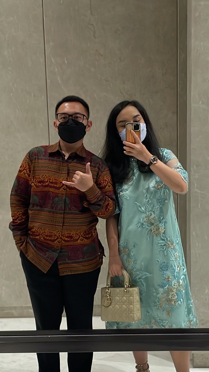 men99o's tweet photo. Buka jasa +1 ngga nih? @rrrisyadhona 🙈 https://t.co/gK988BdouP