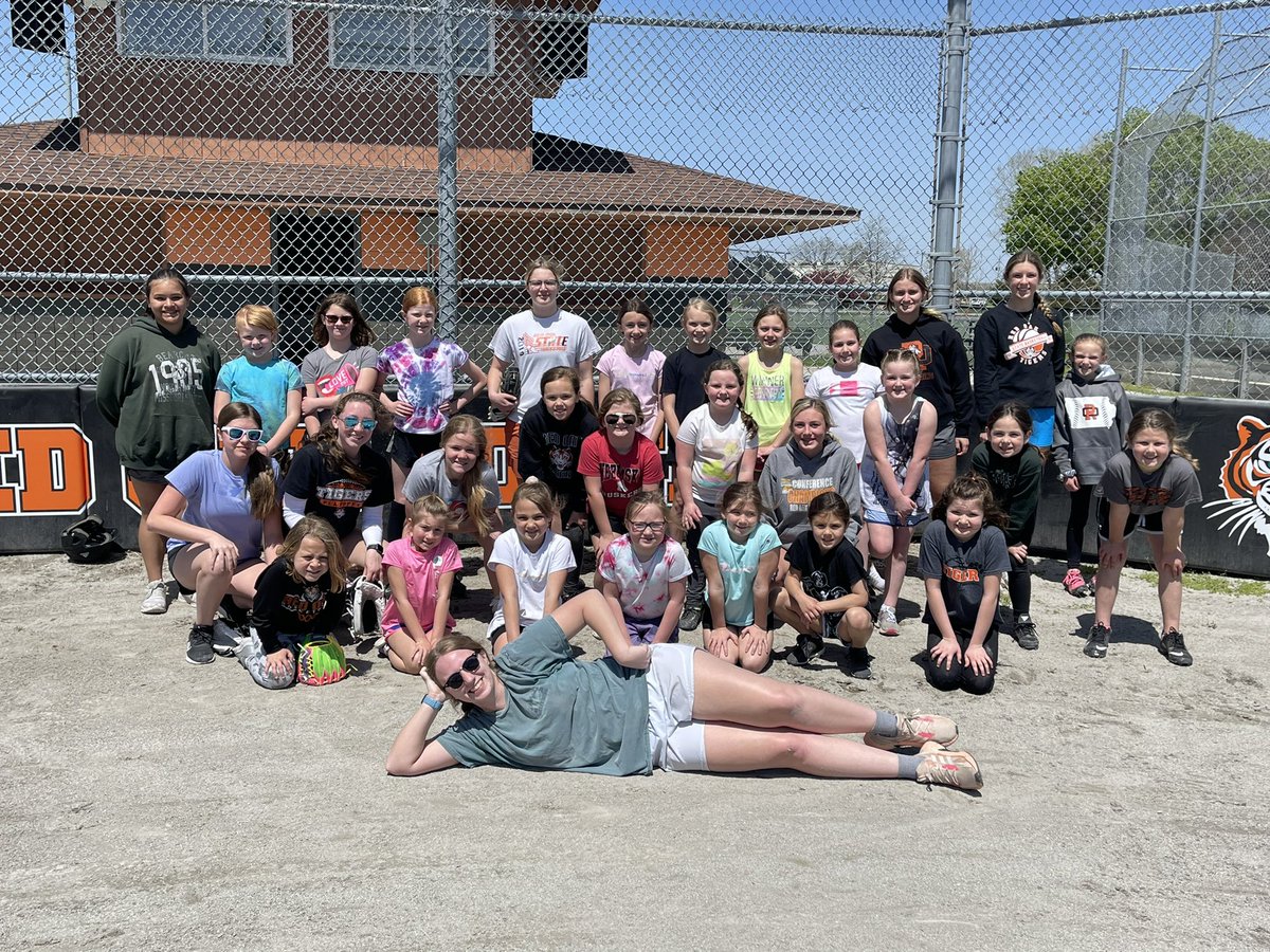 What a great day to give back and host our youth camp! 1st-4th grade athletes had blast hanging out with our high school players!