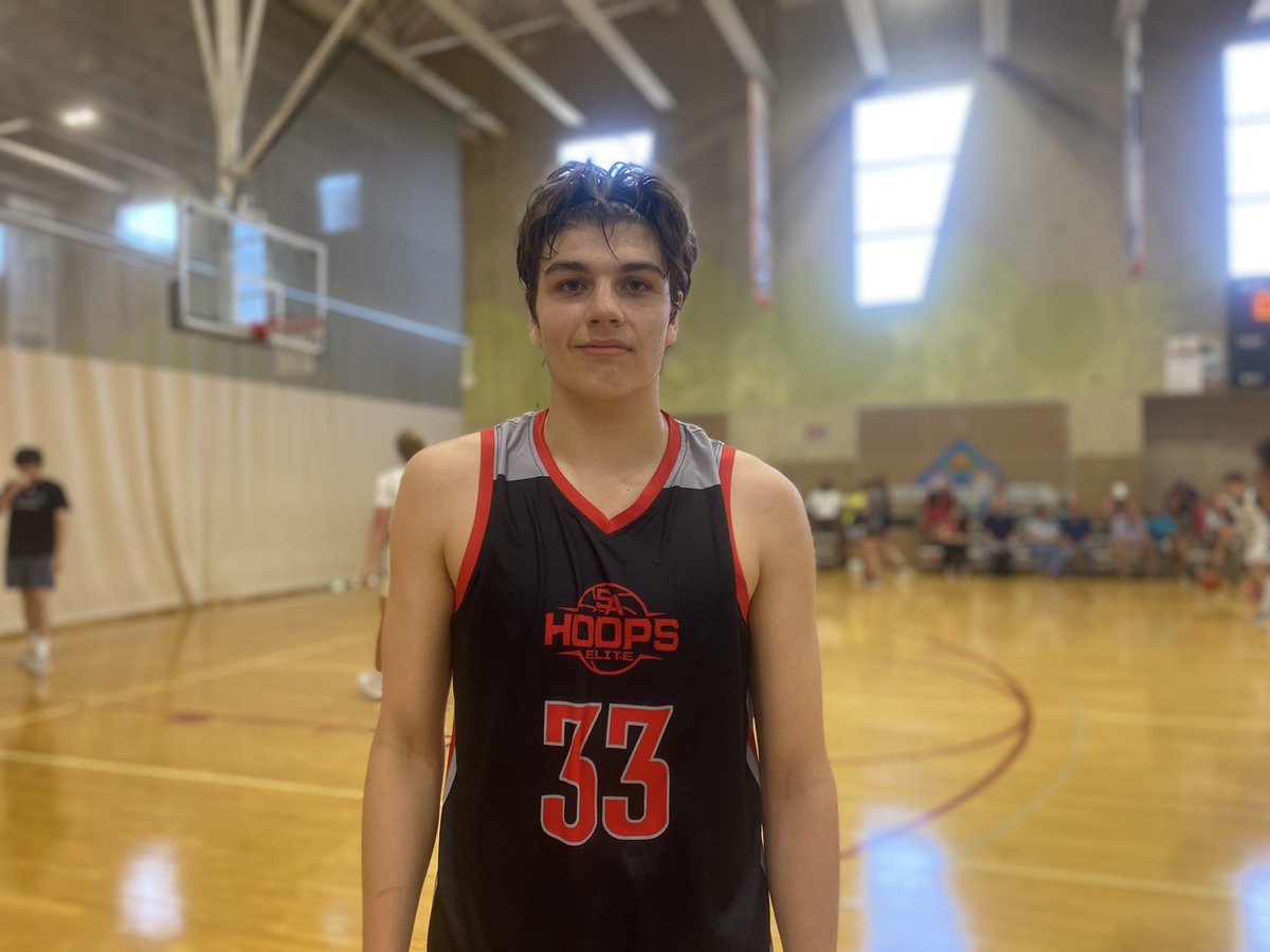 TexasHoopsGASO's tweet photo. #GASOSA22

@J3king1
• 18 Pts
• Gets to the FT line
• Shooter 

#GASO | Everyone’s Big Stage https://t.co/wT2j9vybxe