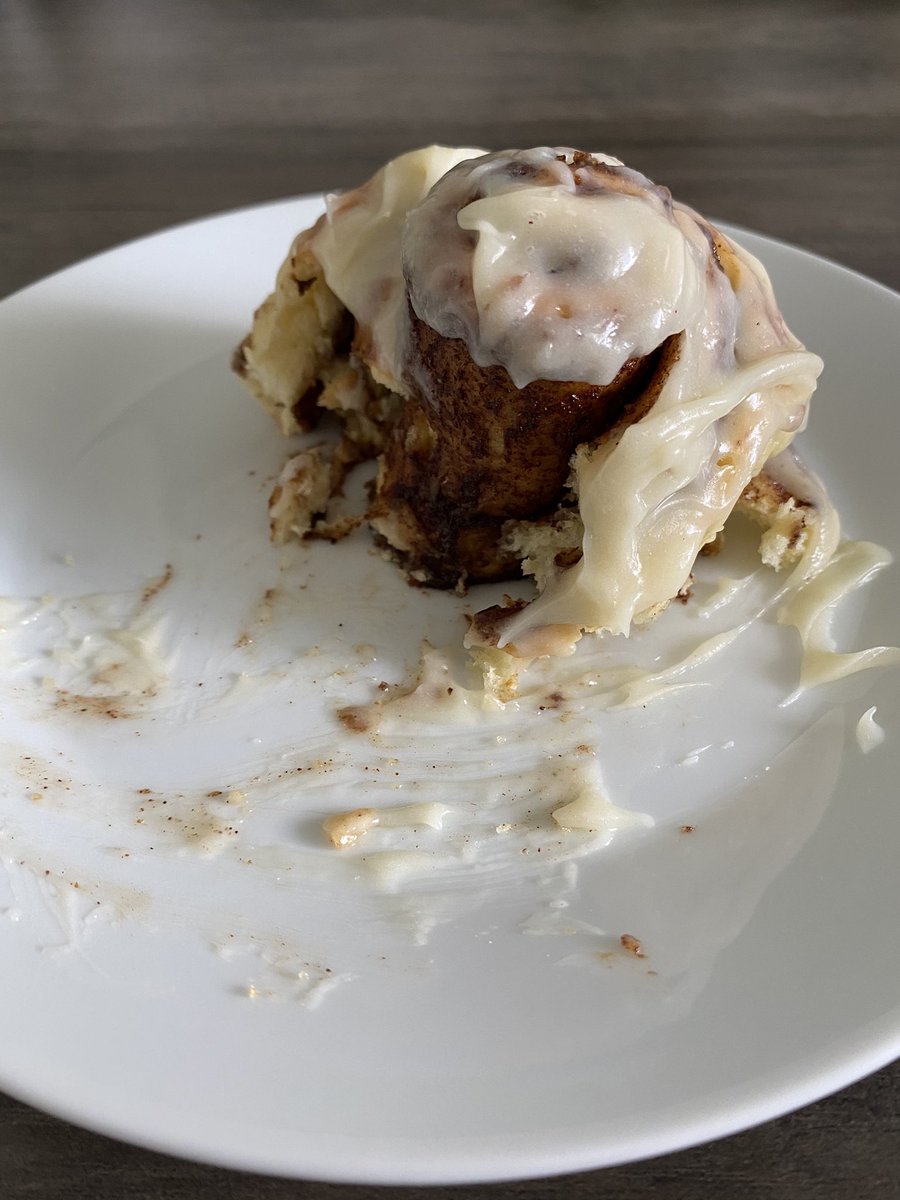 morganLsaucier's tweet photo. homemade cinnamon rolls !! https://t.co/eEpCtYqssr