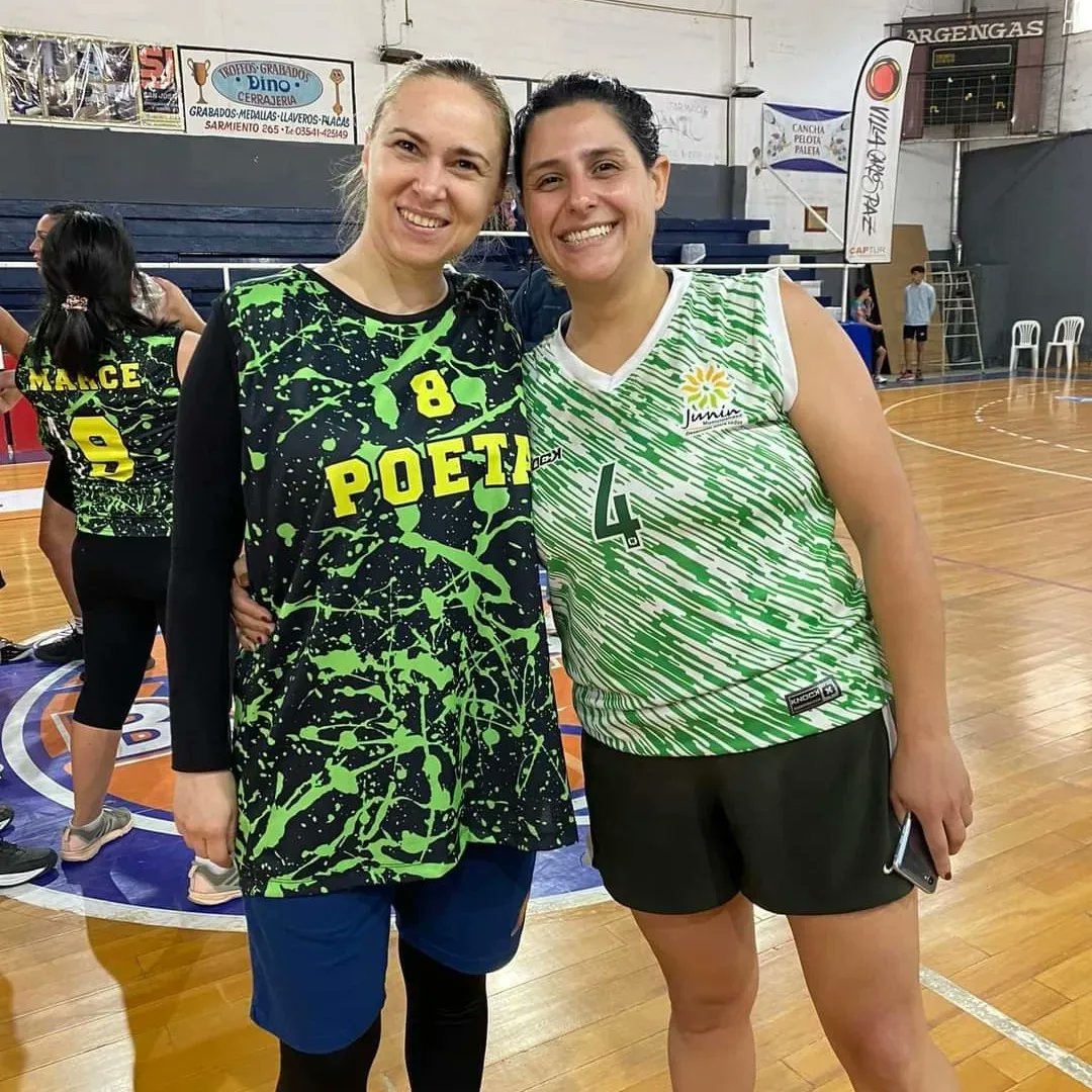 csdjuninbasquet's tweet photo. Las chicas del Maxi son FINALISTAS!!!!!
Un gran triunfo lograron hoy con un marcador 44 a 4 frente a las locales Porta Lugones.
#vamosverde💚💚🇳🇬🇳🇬💚💚 https://t.co/UWcg3XURBU