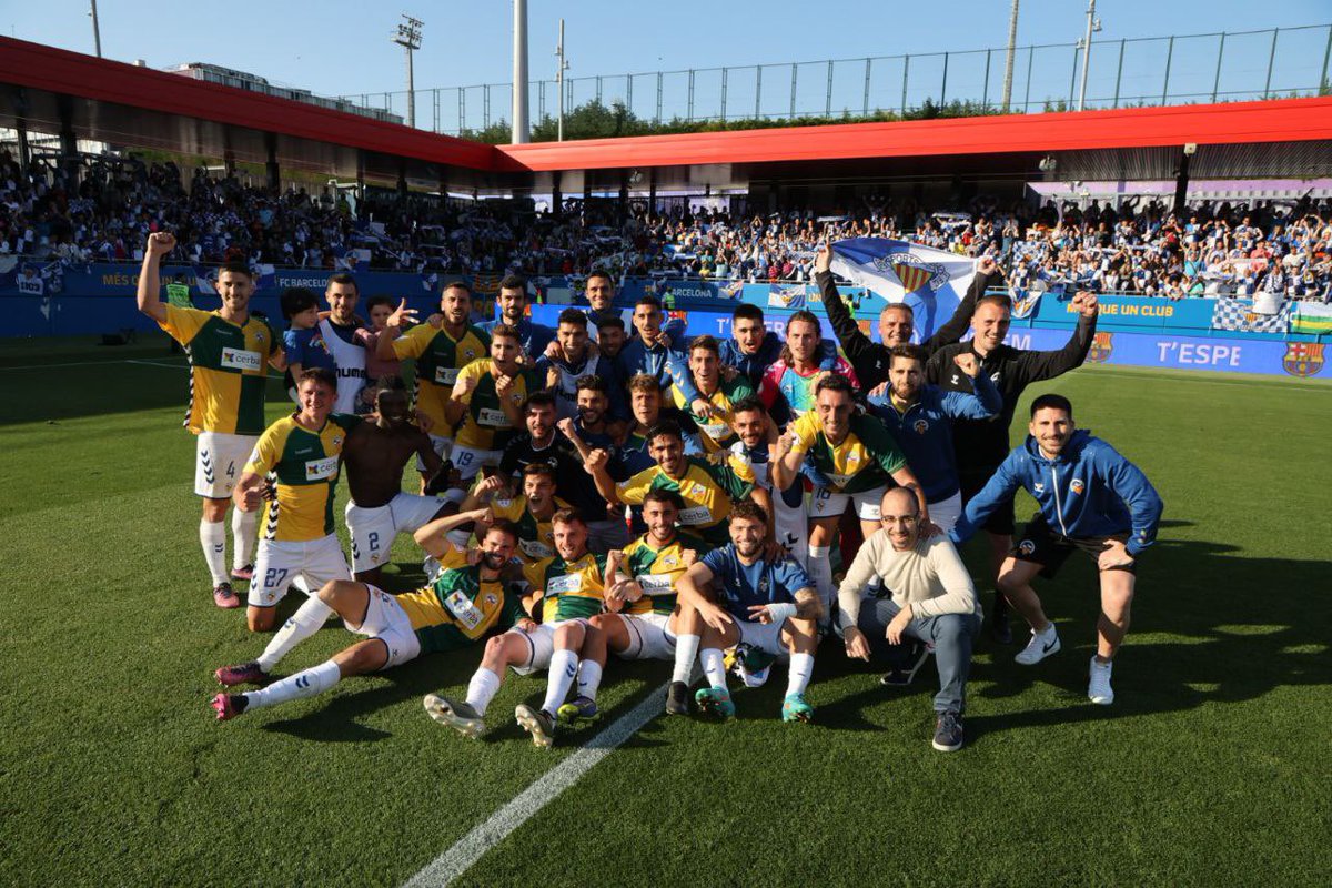 SergiGarcesDiez's tweet image. Si ells ens fan somiar, nosaltres no podem fer res més que somiar amb ells 

Us ho mereixeu tot i més! 

#3finals #araCornellà #xou 

📸 @Crispulo68 / @pdro_salado