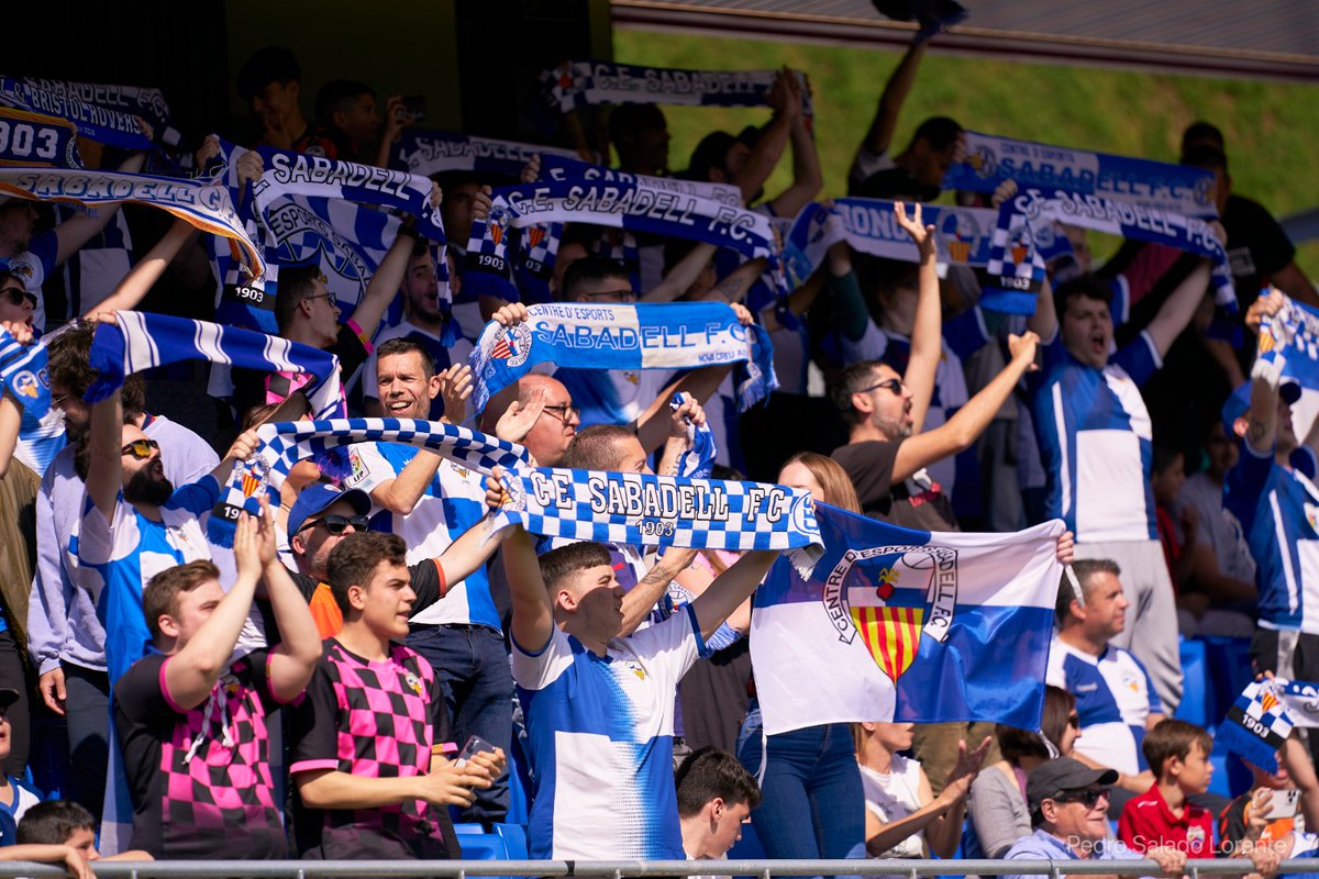 SergiGarcesDiez's tweet image. Si ells ens fan somiar, nosaltres no podem fer res més que somiar amb ells 

Us ho mereixeu tot i més! 

#3finals #araCornellà #xou 

📸 @Crispulo68 / @pdro_salado