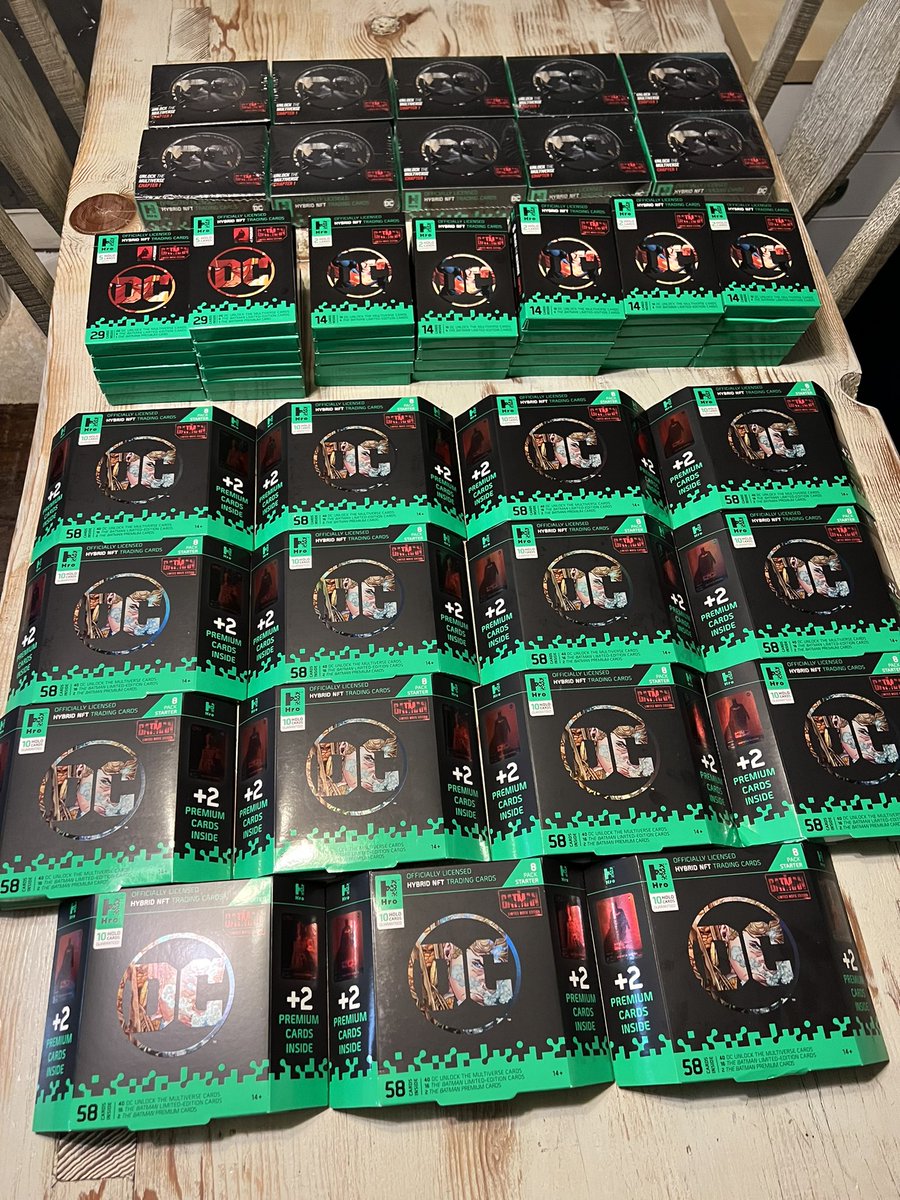 MeetAngell's tweet photo. Should I open all of them??? #hro #dctradingcards https://t.co/fxFLSgRguO