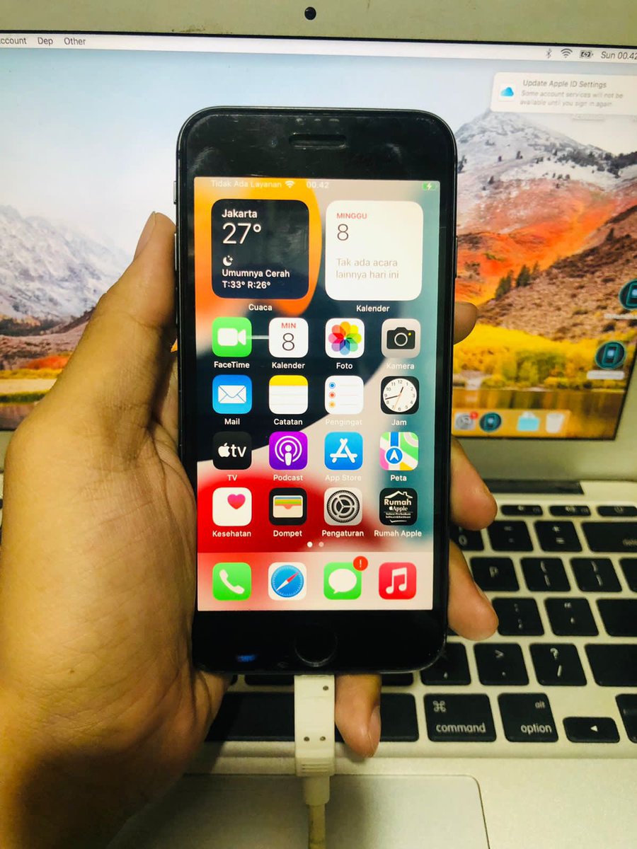 BypassiphoneB's tweet photo. Bypass ios 15 hello screen 🔥🔥🔥 https://t.co/ZEU8xyuZUM