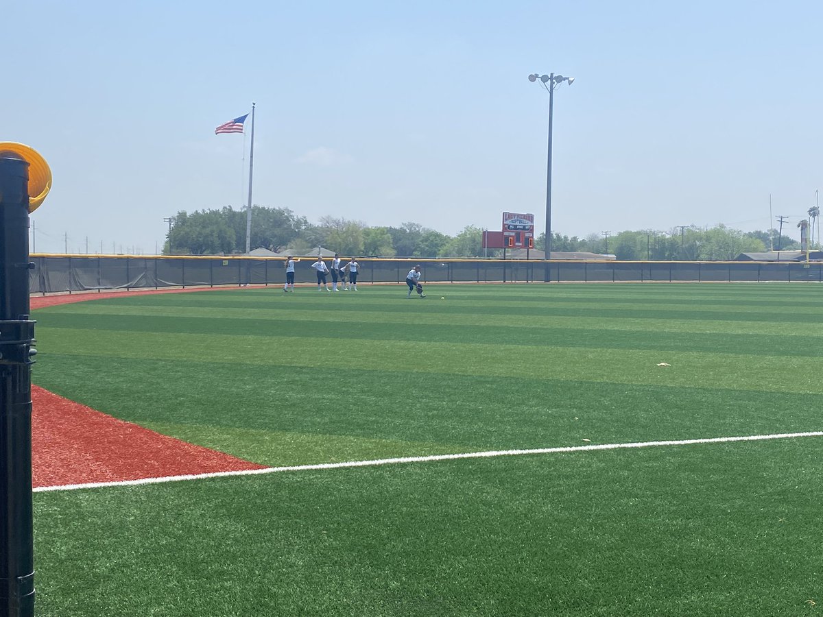 HondoSoftball's tweet photo. 🥎🎉🦉💙Game 2 of District 29-4A Area playoffs today at 1pm in Robstown.

Stay updated here on Haba Facebook and help cheer on our Owls as they take on La Féria 🥎🎉🦉💙 https://t.co/hp4S3tI0Y0