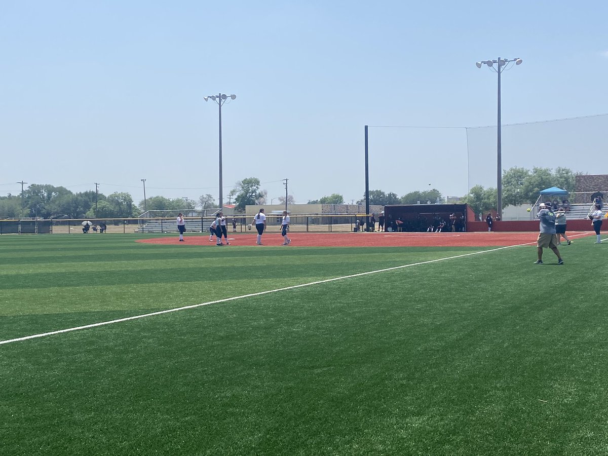 HondoSoftball's tweet photo. 🥎🎉🦉💙Game 2 of District 29-4A Area playoffs today at 1pm in Robstown.

Stay updated here on Haba Facebook and help cheer on our Owls as they take on La Féria 🥎🎉🦉💙 https://t.co/hp4S3tI0Y0