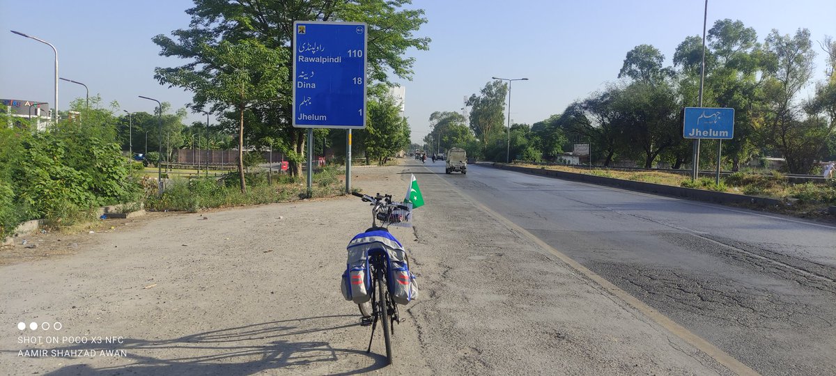 TeamAamirAwan's tweet photo. National cycle tour Lahore to Waziristan
آج صبح سات بجے ٹوور کا کھاریاں سے 10 کلو میٹر پہلے آغاز کیا جہلم میں تھوڑا آرام گیا پھر چل پڑا آج کے سفر میں بہت لمبی پہاڑی چڑھائیاں تھیں۔ اترائی میں پیڈل مارنا بند کیا تو شبانو 60 کی سپیڈ تک گئی
#EkQaumEkManzil
#peacefullpakistan🇵🇰 https://t.co/y0ESvgBSC6