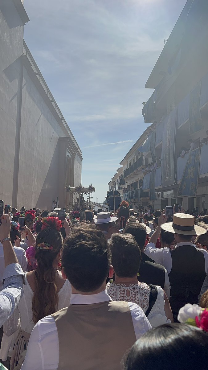 David_Perez_Gon's tweet photo. #romeriadelabella #romeria2022 #romeriasdemayo #lateros #lepe https://t.co/W97hivbtdC