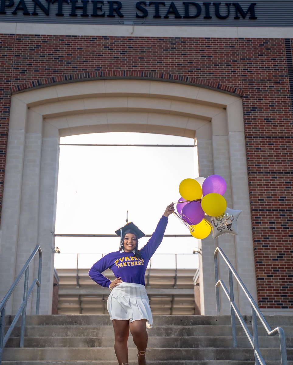 Lah__nasha's tweet image. Enjoyed the journey, but in 7 days I’ll be done with the B.S 

#mastersloading #May14wya #PVAMUGrad