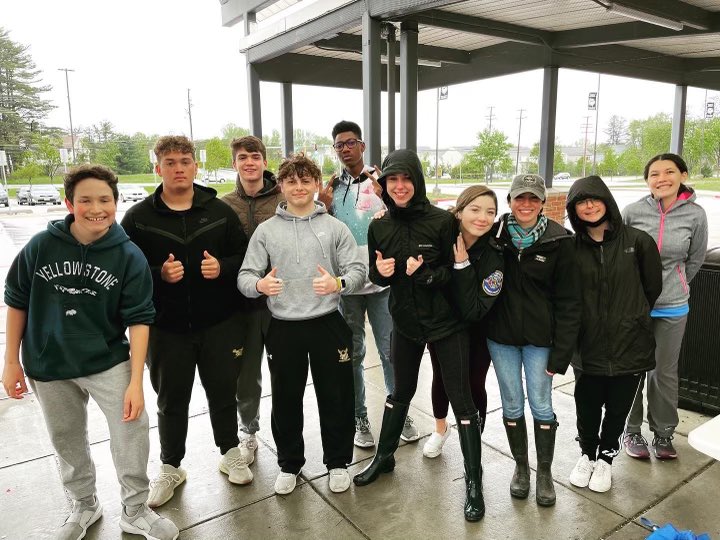 hcpss_mhhs's tweet photo. MHHS Plant sale for choir was a great success today!!!!! https://t.co/Nx98WH5YJk