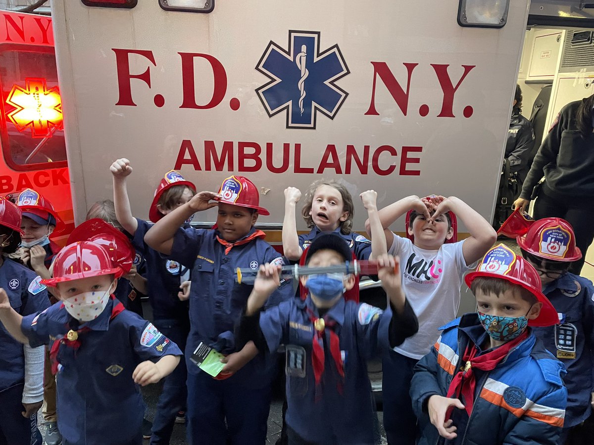 k72ndst's tweet photo. I applied for a guided tour @FleetWeekNYC on Memorial Day weekend with my Cub Scouts. Iβm not sure who is more excited, them or their Cubmaster. I hope the Navy & Marine Corps are ready for these awesome NYC kids #fleetweekNY https://t.co/q2ZyqtcpQl