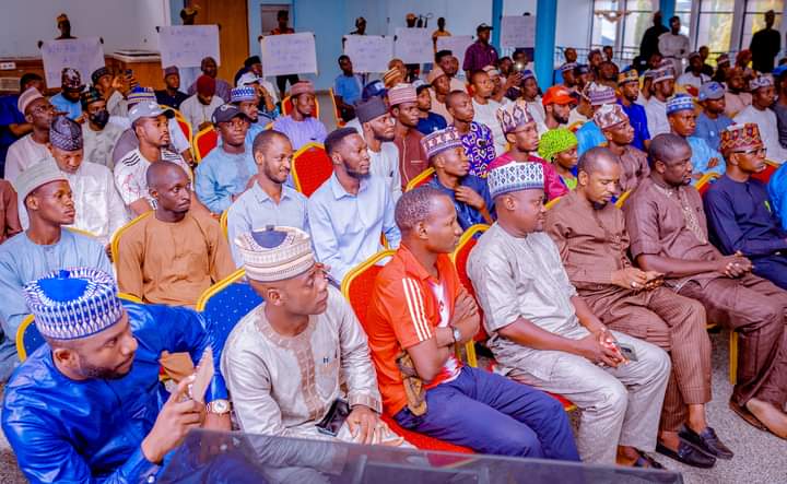abubakarmkgwt's tweet photo. Meet the Incoming Senator, Kaduna Central Senatorial District, Hon. @Dattijo with his Supporters Groups. https://t.co/60jQsXYmgU