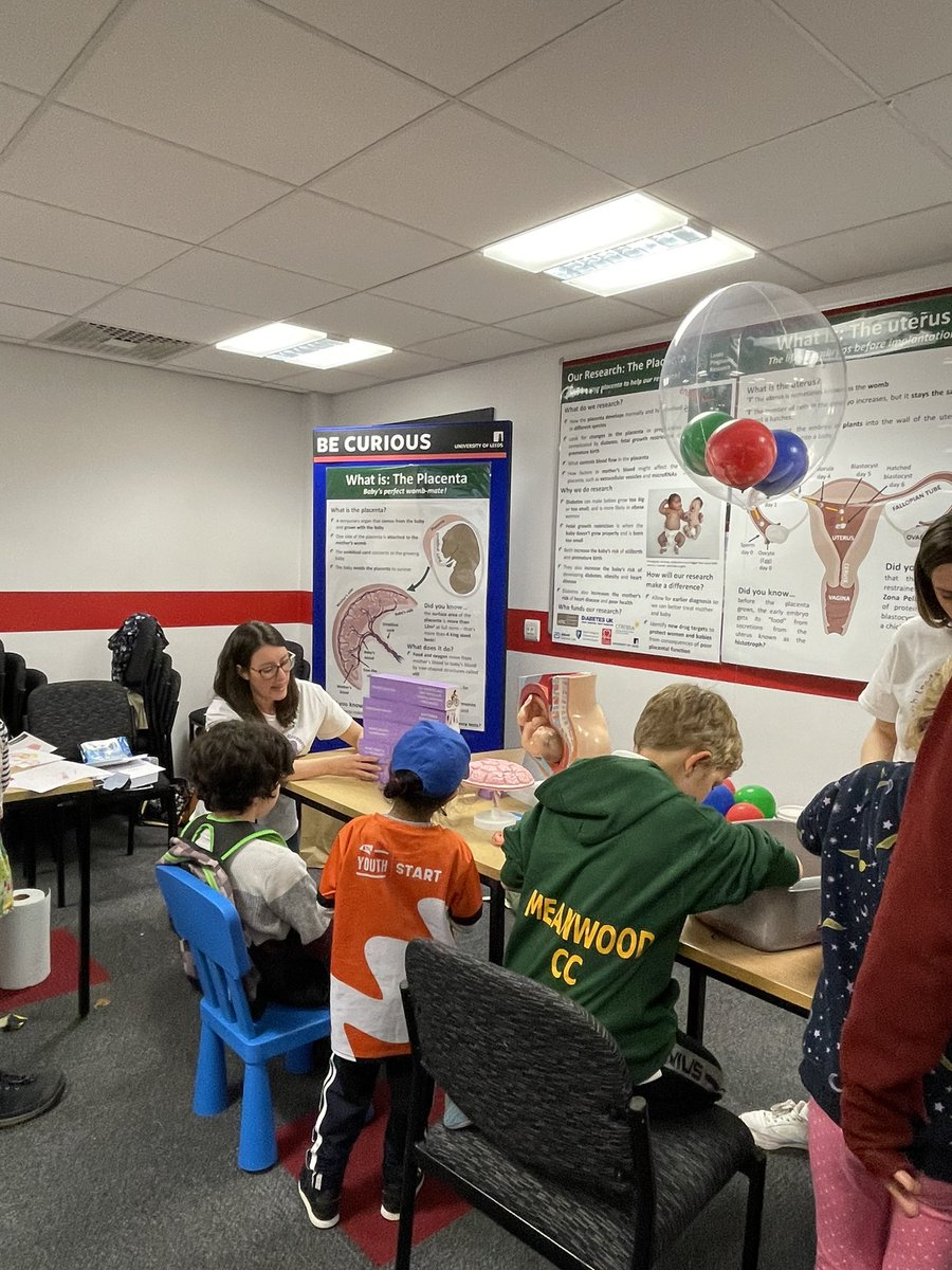 What a great day we have had at #BeCurious22. Our first in person outreach event since 2019! 
We had #placentART, implantation ball game,‘building a healthy future’ puzzle and ‘find the #extracellularvesicle’game.Such a great turn out. 
Thanks to @pathsoc & @Soc_Endo for funding!