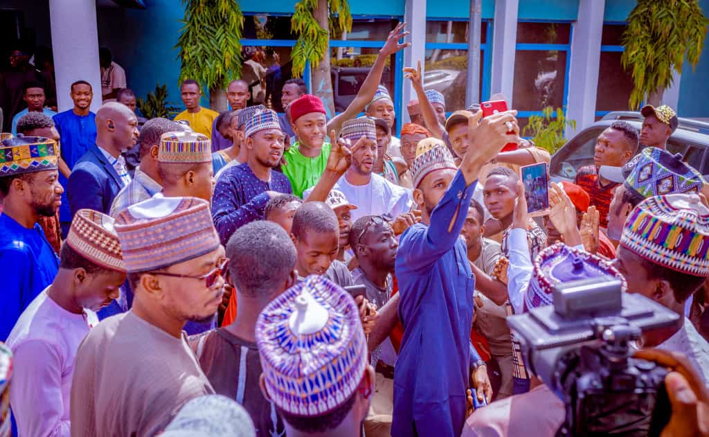 abubakarmkgwt's tweet photo. Meet the Incoming Senator, Kaduna Central Senatorial District, Hon. @Dattijo with his Supporters Groups. https://t.co/60jQsXYmgU