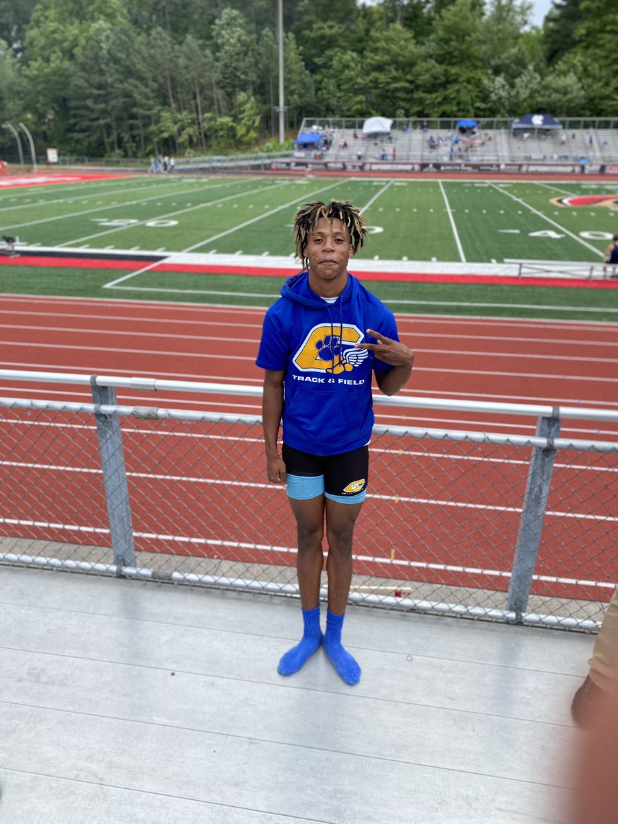 Congrats to today’s first state qualifier in the High Jump, Eric Ivory and Trae Walker (New PR)‼️