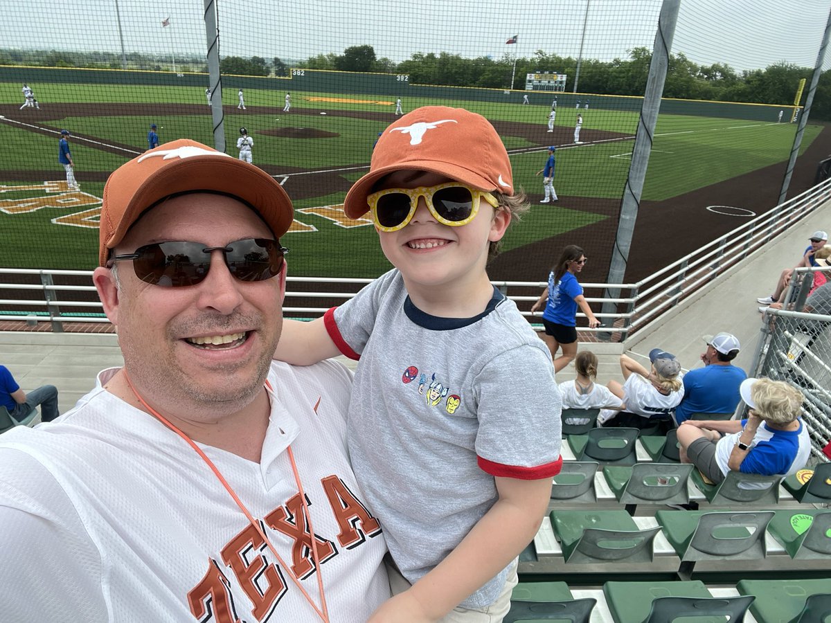 When @fmjagsbaseball gives you the day off during the baseball playoffs, you grab your 5 year old and cheer on another team near and dear to your heart! Let’s go @HebronBaseball!!