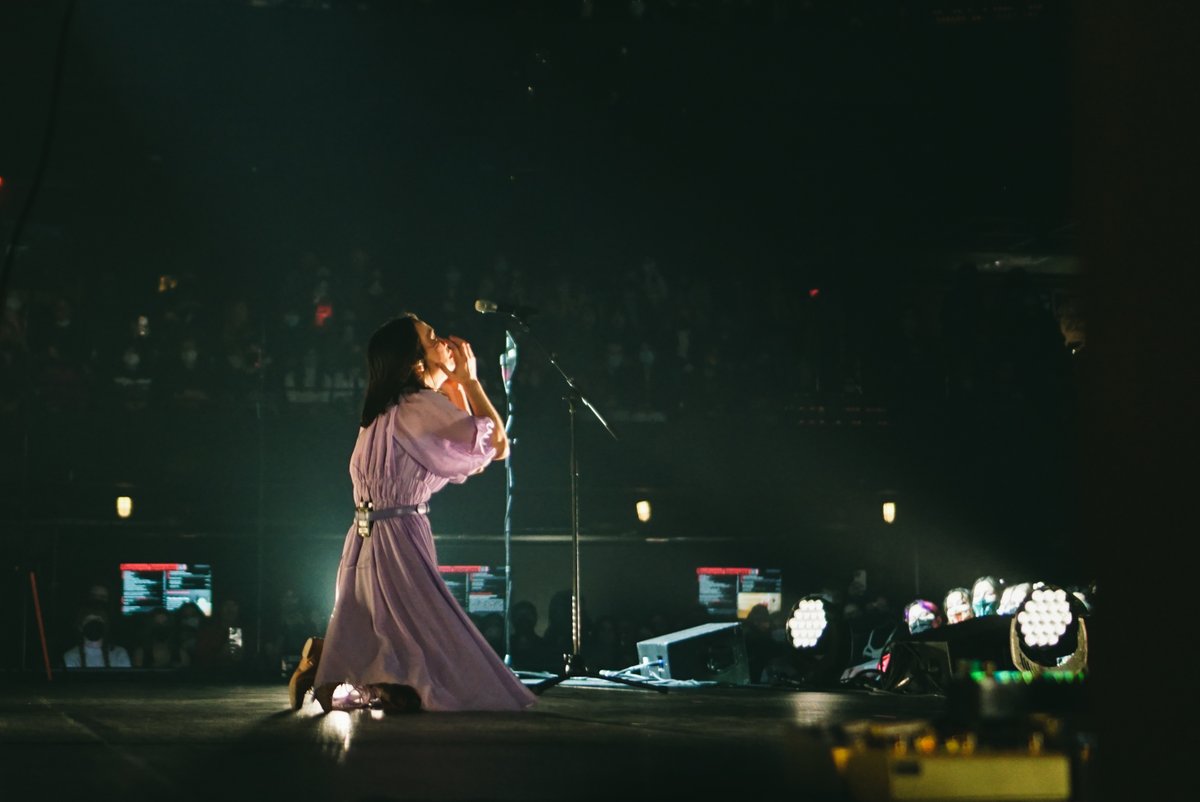 mitskileaks's tweet photo. Mitski's Laurel Hell tour continues in Europe &amp; the UK. 

Photos by AJ Faber https://t.co/7lS4LmjjbO