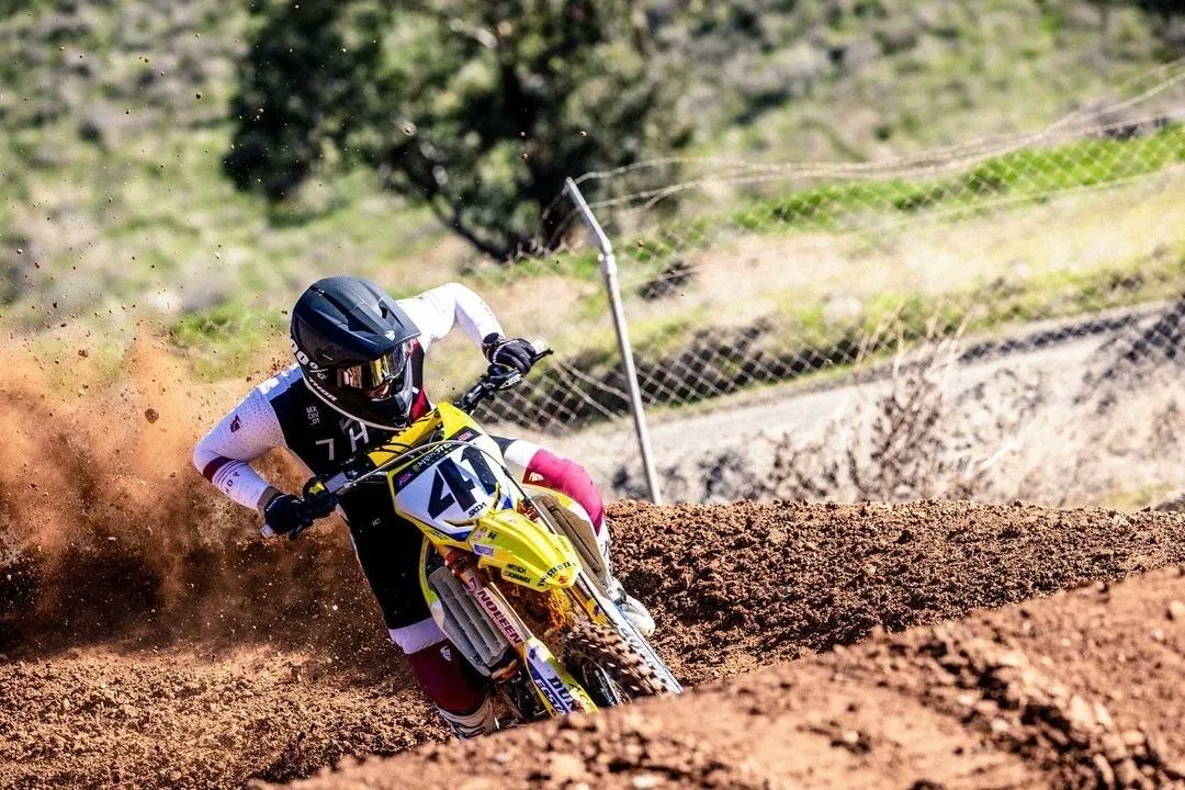 Koroyd's tweet photo. Pushin’ the limits in the @thormxofficial REFLEX helmet.
#protectedbykoroyd https://t.co/TVMonSOjpL