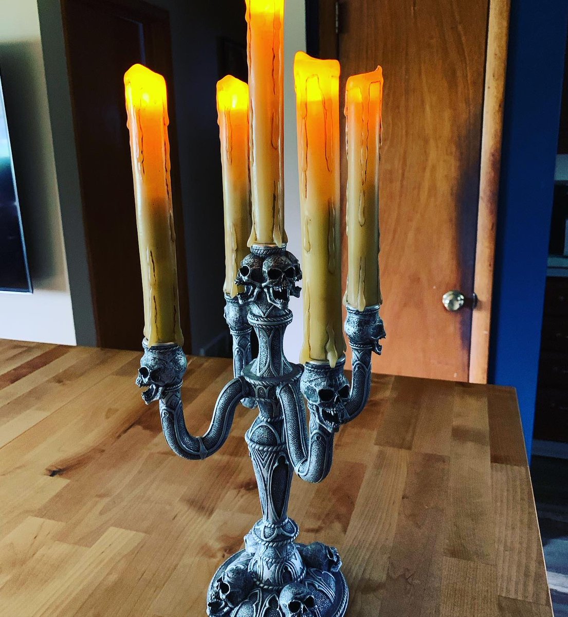NictussPlays's tweet photo. Session 3 of #CurseOfStrahd this morning was amazing. Some great role playing and a new voice I’ve been working on. A couple shots of the props used for the encounter with Madam Eva. Full on theatrics! #DungeonsAndDragons #DND5E #DND #Tarokka https://t.co/qwlTaxaaLh