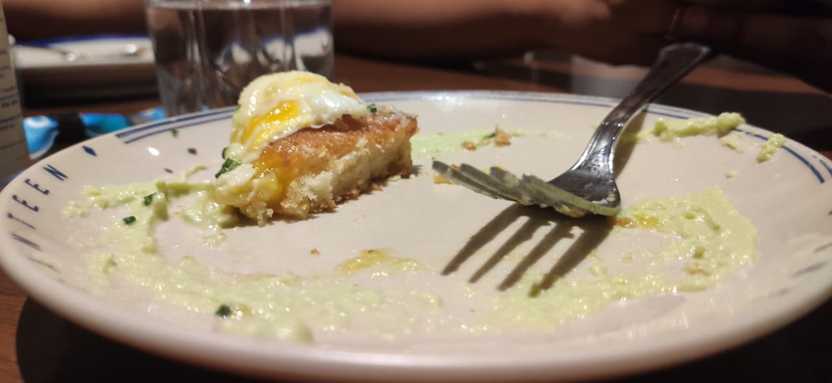 thatclumsychic's tweet photo. Can I get an egg Kejriwal *sandwich* please? https://t.co/6XvgItXeE0