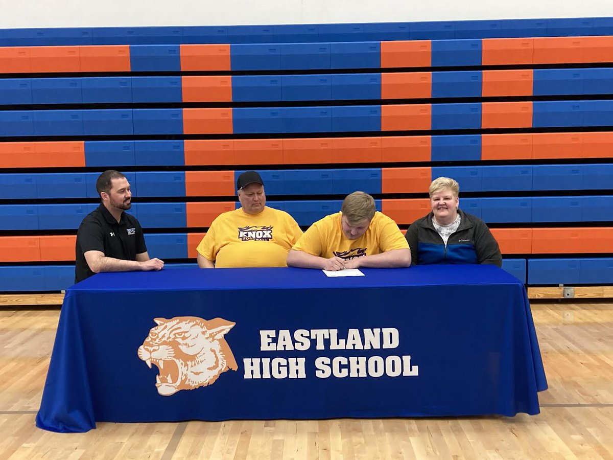 gavin_sigel's tweet photo. I’d like to announce that I’ve committed to Knox College to further my academic and athletic career. Also I’d like to thank my family, coaches, teammates, and the community for their support that made this possible.
@CoachWillits @FB_KnoxCollege @NUICFootball https://t.co/ZU3bOuA60h