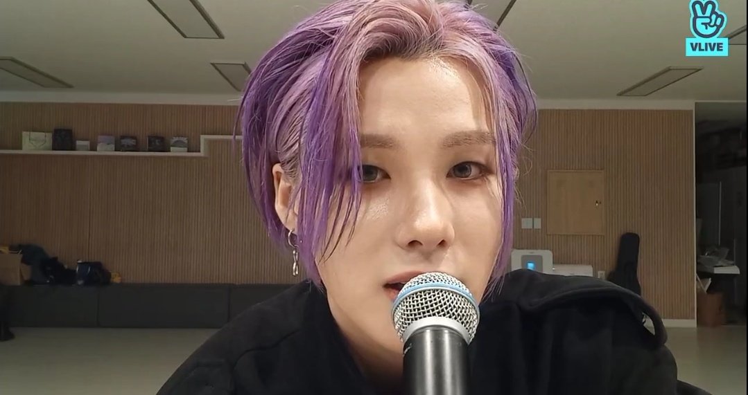 wonchudansque's tweet image. wonchudans que amam lives do wonhyuk cantando