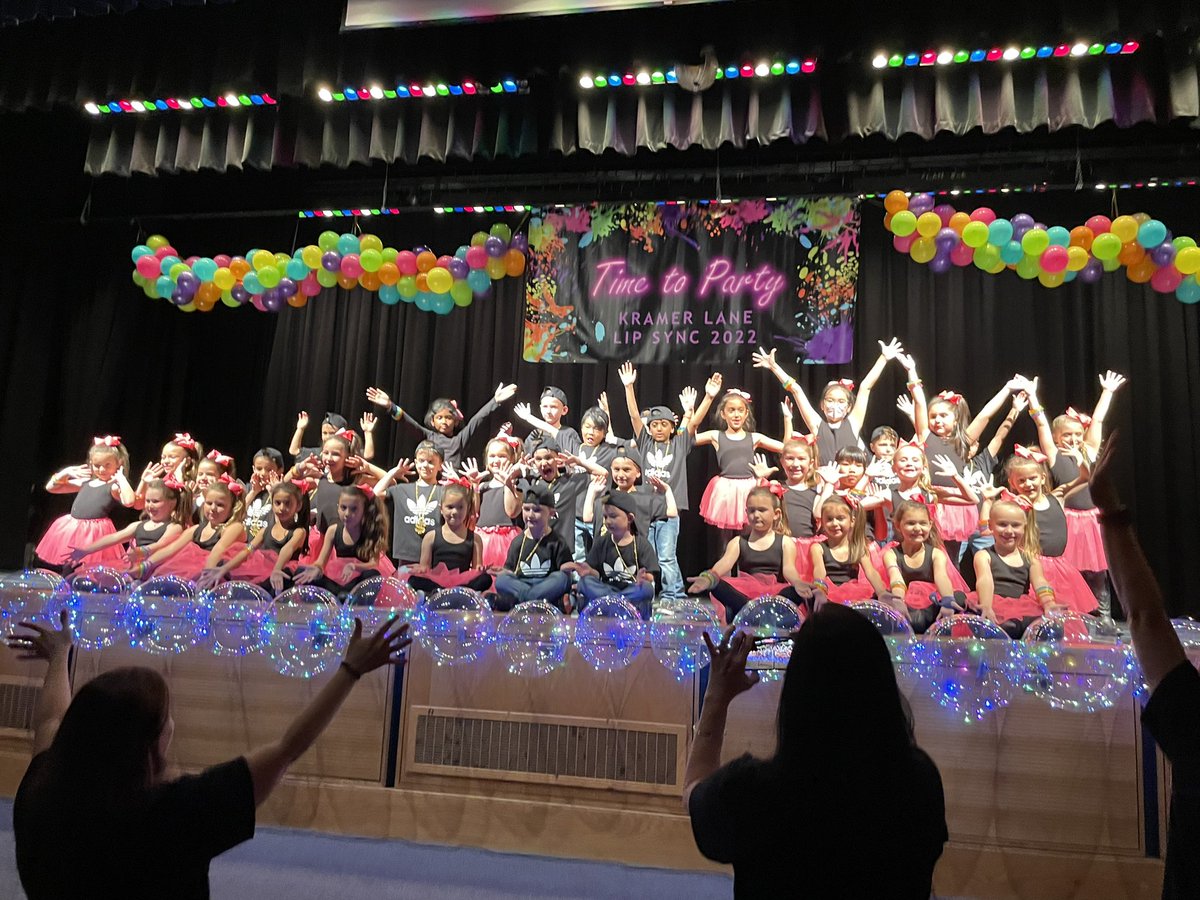 MrWibbenMusic's tweet photo. Congratulations to all the K-5 @KLSBethpage students who participated in the Kramer Lane Lip Sync last night! And great job to all my fellow teachers and Mrs. McCarthy who made cameo appearances! Thanks to all the KL parents who organized this incredibly fun night! @BethpageUFSD https://t.co/CcvXpisz4l