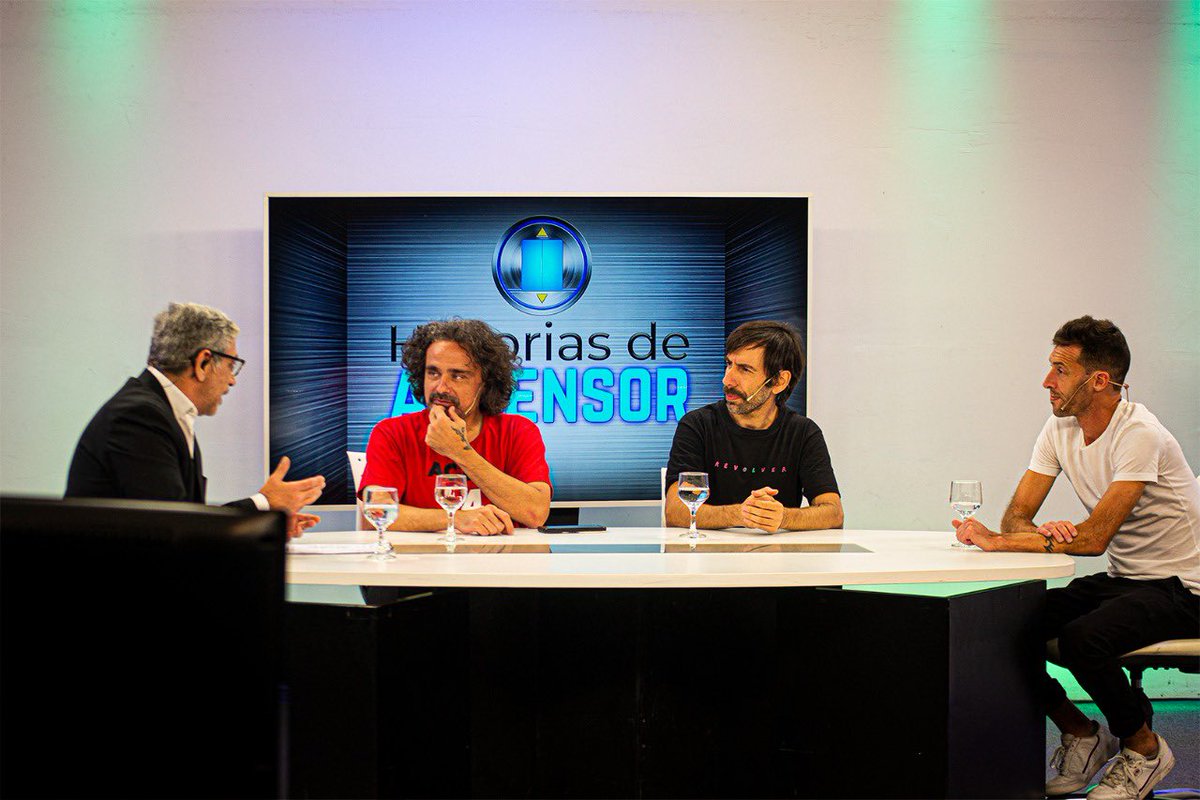 HDAscensor's tweet photo. Algunas fotos del hermoso programa del día de hoy. ¡Muchas gracias por su visita @diegodellasala, @reichmartin y @clementedeviaje! https://t.co/JRiaJQgSKr