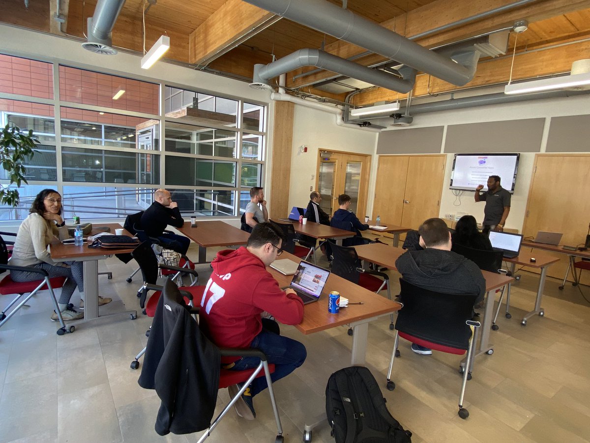 Tidjani_B's tweet photo. Et on continue!

Hinault Donfack nous parle des #Azure #Container #Apps 👍

#serverless #kubernetes #docker #GlobalAzure2022 #GlobalAzure @GlobalAzure https://t.co/RH5gsslrsw