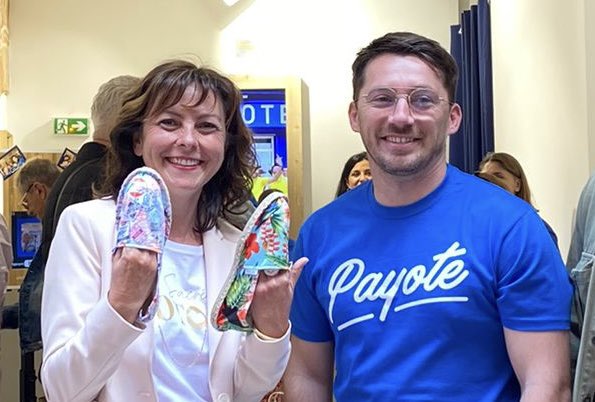 Je suis très fière que l’<a href="/Occitanie/">Région Occitanie</a> soutienne l’entreprise <a href="/payotespadrille/">Espadrilles PAYOTE</a> qui ouvre aujourd’hui son nouveau magasin à #Toulouse et bientôt son usine de fabrication à #Perpignan.
On aime la France, et nos pieds… en espadrilles !
#FabriquéEnOccitanie