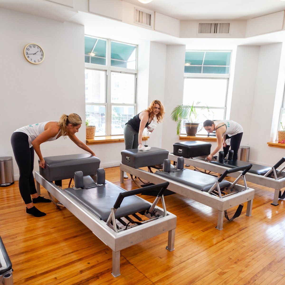 RealPilates's tweet photo. Pilates is exercise of choice for so many people. Tell us what first brought you to Pilates. A friend? An article? Something else? #PilatesLovers #health #motivation #training #fitspo #RealPilates https://t.co/yhRE8Uk6uC
