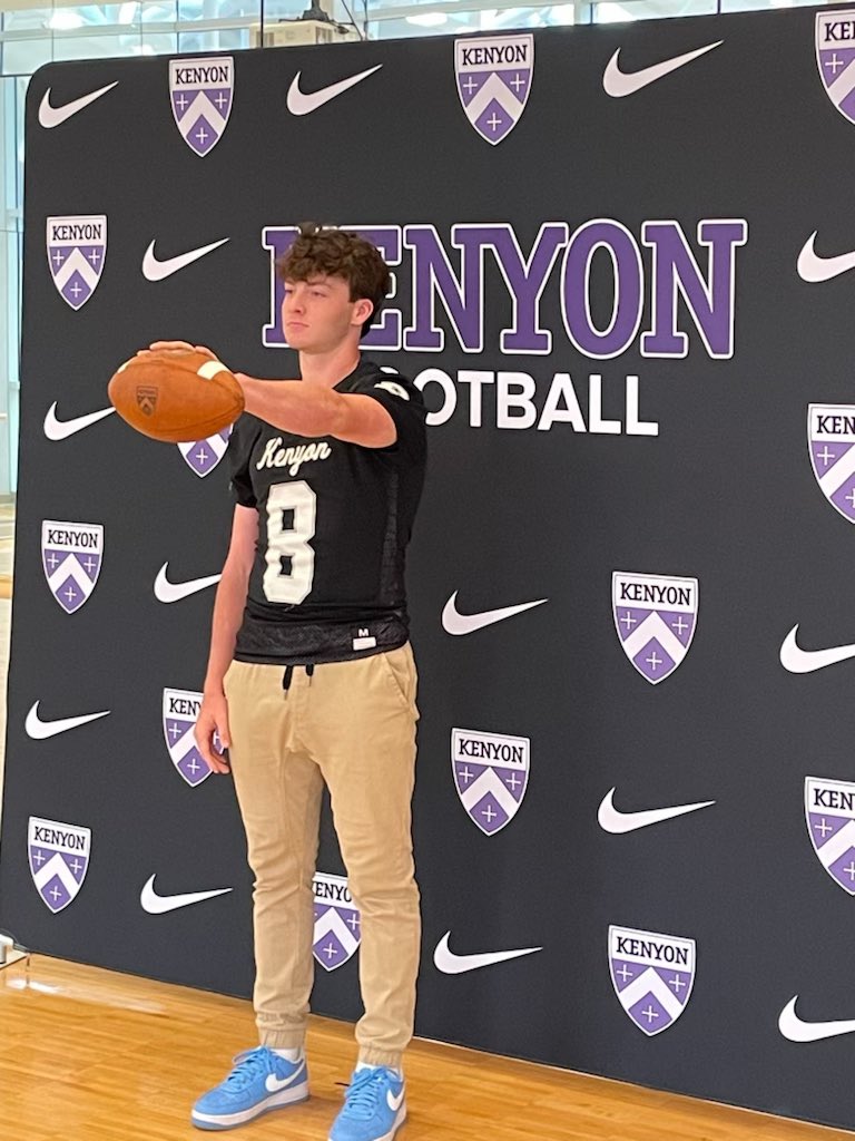 drewturner_8's tweet photo. Thank you @IanMGood @Headley84 and @Coach_Cattrell for the amazing Junior Day! Had a great time learning about the team and the program. @KenyonFootball https://t.co/smL8ZpLkMV