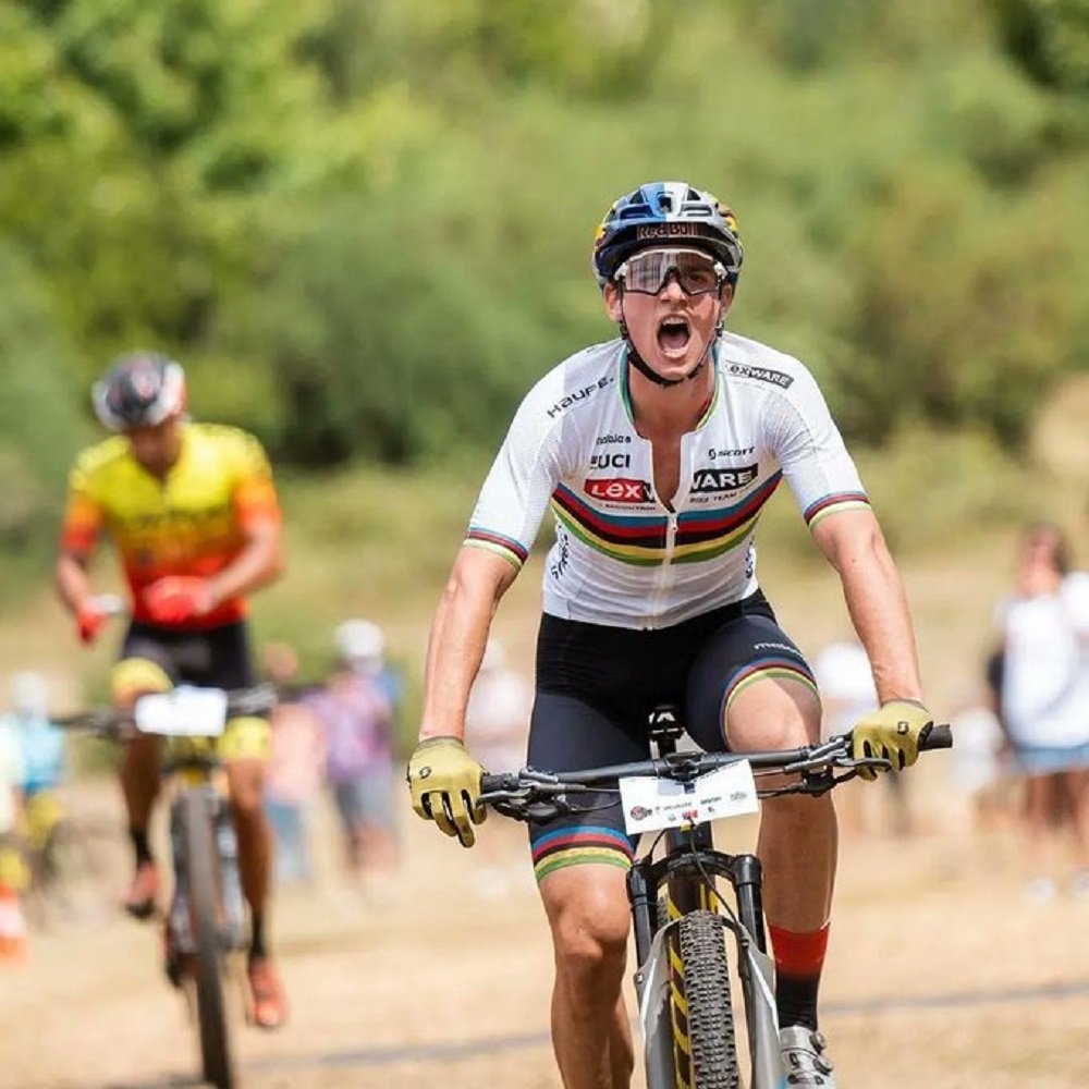 ridechile's tweet photo. Martín Vidaurre 🇨🇱 ganó oro 🥇en Copa del Mundo XCO de Albstadt🇩🇪
⚡Más información ➡️ https://t.co/UOIwOIxdOU
📸 @INDChileOficial
@Subaru_Chile
#RidechileNews #RidechileMTB #MartinVidaurre #ViveSubaru https://t.co/io7YPiDi7o