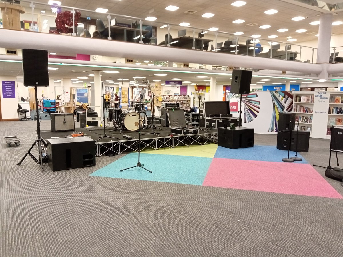 covlibraries's tweet image. The stage is set for @gustaf_nyc #GetItLoudInLibraries
#CovLibraries
Drop us a comment if you are coming along. Not long now...