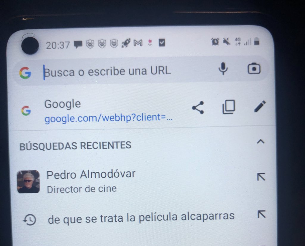 CamSawyer's tweet photo. el jueves fui con mi madre y mi tia a ver alcarràs y ayer le cogí el movil para buscar una cosa en google y su última búsqueda era esto https://t.co/KWJ53gdtFh