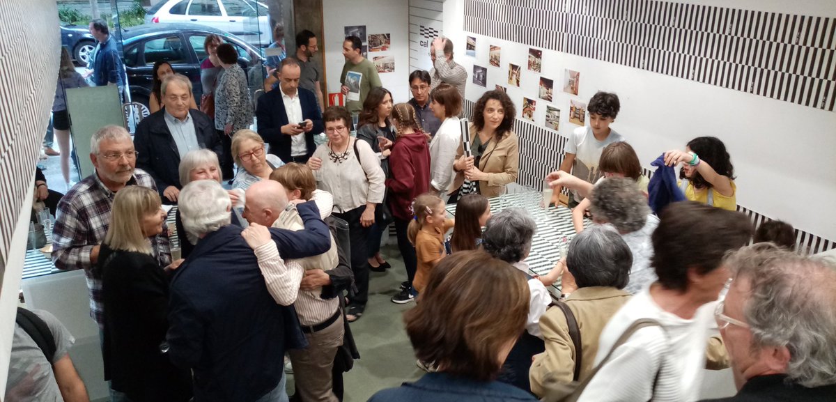 CarmeRenedo's tweet photo. Un xic d'escalf per acompanyar el tancament de #CalRei. Agraïment etern i una enyorança que ja despunta. https://t.co/O9SfBoOcCx
