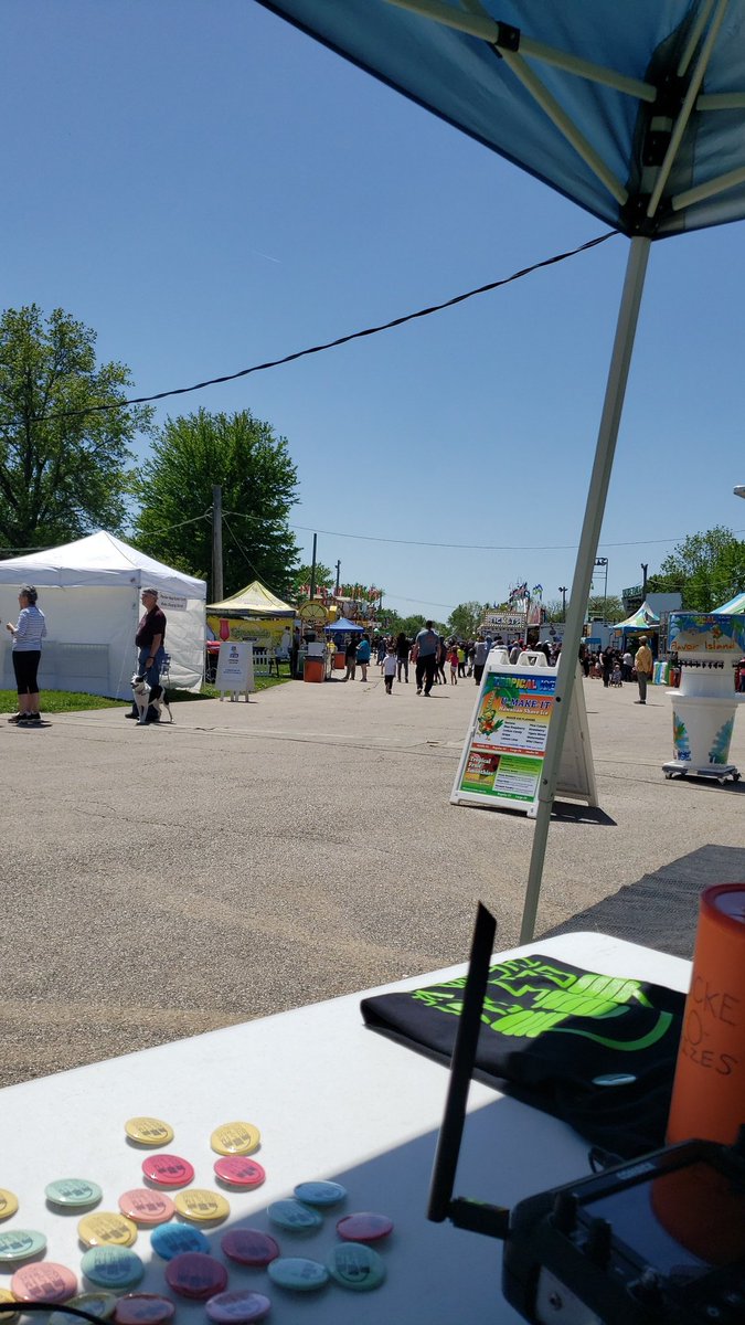 KCFVRadio's tweet photo. Having a beautiful day at valley of flowers #Florissant #STLCCflovalley #localradio #collegeradio https://t.co/jX8JBJSzf8