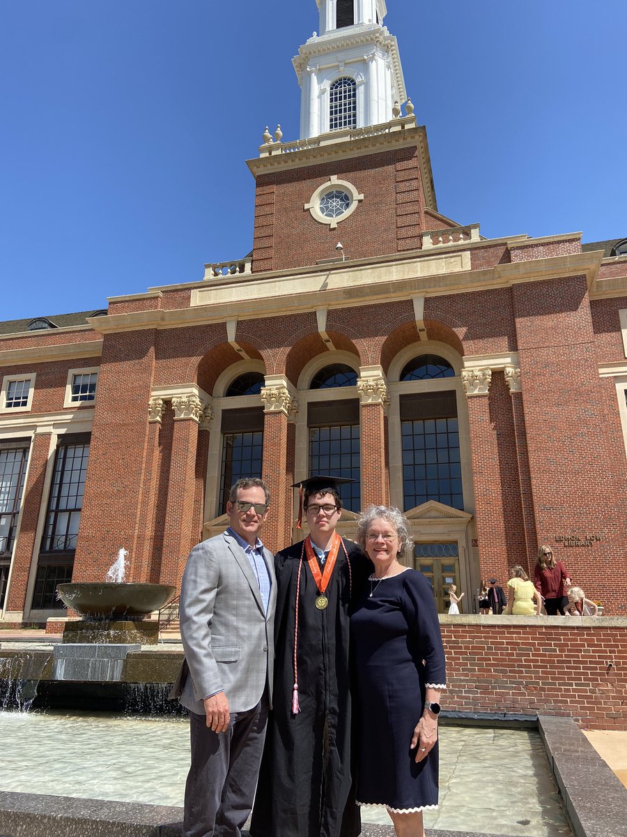 coach_spicer's tweet photo. Today was a good day! #gradszn #ProudDad https://t.co/2QmfUjZtMk