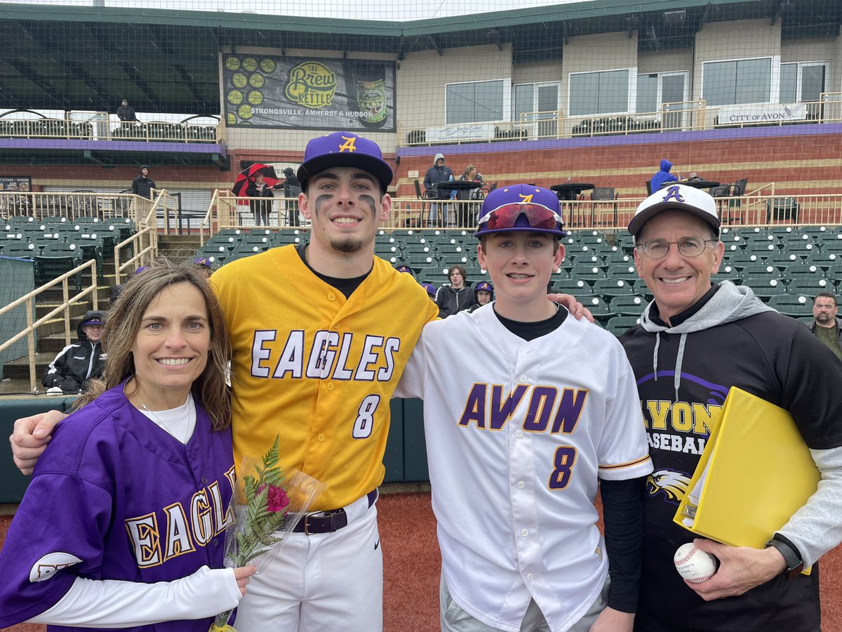 avoneagles tweet media