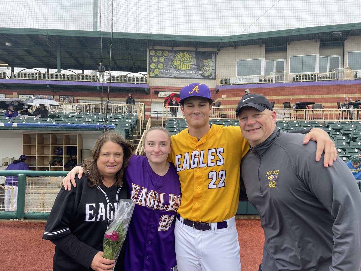 avoneagles tweet media