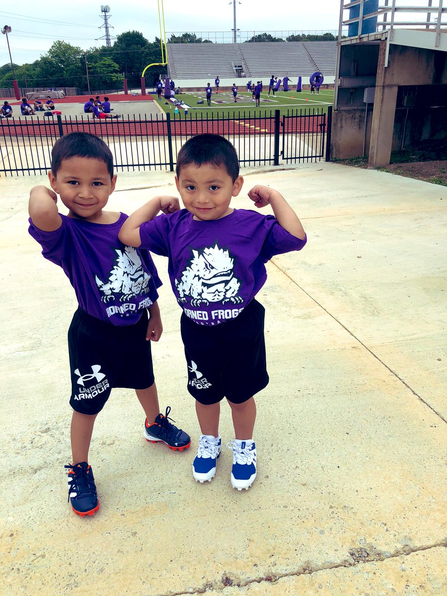 Coach_Gonzales's tweet photo. Big s/o @TCUFootball & @CoachBam16 for the hospitality & hosting their annual Youth Clinic. Over 100 kids in our DFW community came out showed case their skills & had fun. Each kid will remember this forever. Our community grew stronger today!
#FutureFrogs | #Relationships https://t.co/CV2yqG9e3q