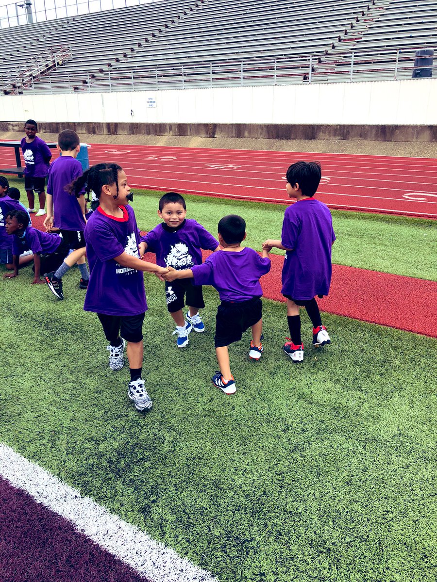 Coach_Gonzales's tweet photo. Big s/o @TCUFootball & @CoachBam16 for the hospitality & hosting their annual Youth Clinic. Over 100 kids in our DFW community came out showed case their skills & had fun. Each kid will remember this forever. Our community grew stronger today!
#FutureFrogs | #Relationships https://t.co/CV2yqG9e3q
