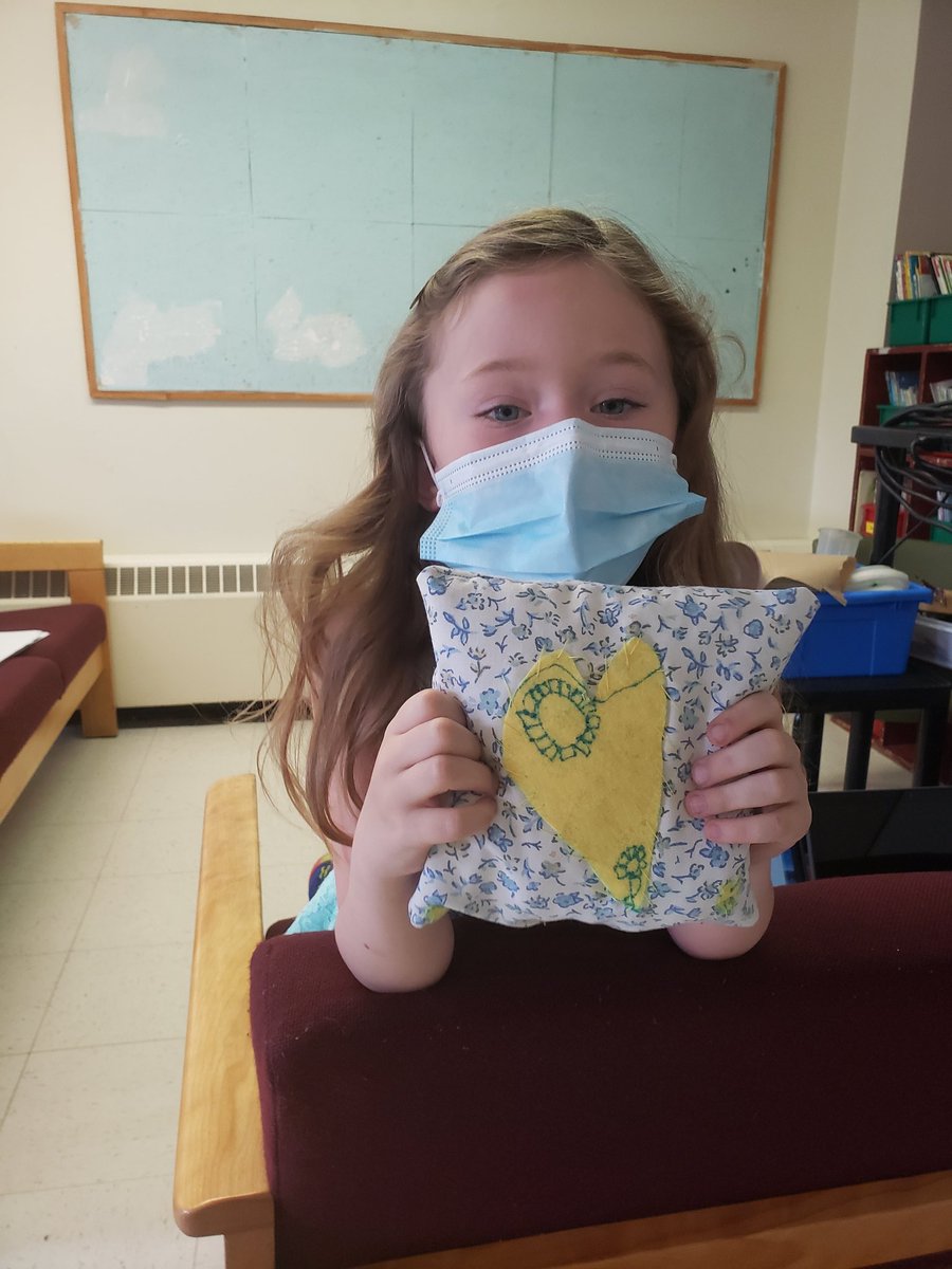 Our K-4 class practiced some sewing skills this week. They followed all the steps in the design process to create a personalized pillow- cutting, appliqué, using the sewing machine (threading the needle too!), stuffing it, and blanket-stitching it closed! <a href="/brilliant_labs/">Brilliant Labs / Labos Créatifs</a> <a href="/NLESDCA/">NLESD</a>