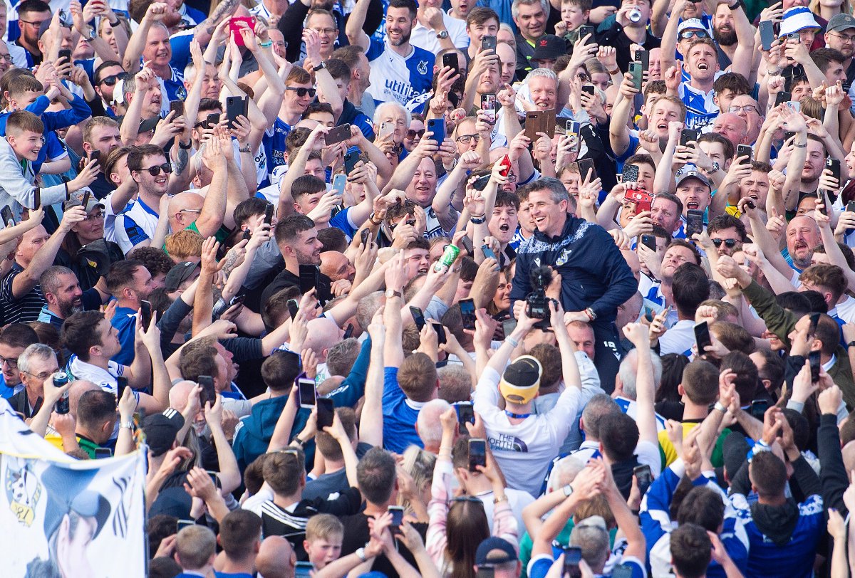 Official_BRFC's tweet photo. 💙 Some club

#BristolRovers https://t.co/jgmGfH5D4T
