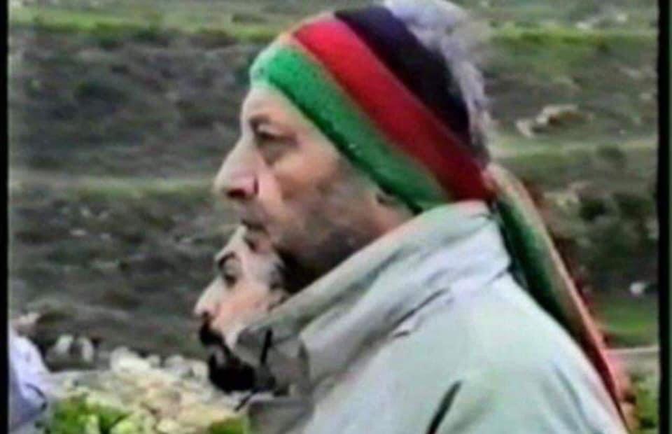Zeinab_IH's tweet photo. بـعـدگ يـا بـيّ الـروح عـم تـشـمـخ مـن سـنـيـن ونـهـجـگ عـطـر بـفـوح طـهـر وكـرامـة وديـن

#معك_للموت
#بالوحدة_امل https://t.co/mZkLasuxy7